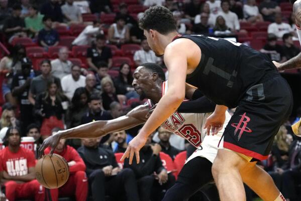 Butler s dunk at end gives Heat 97 95 win over Rockets AP News